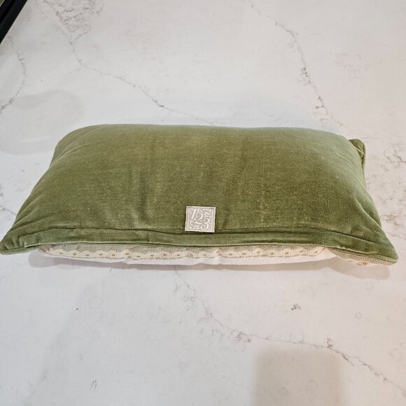 123 Creations Vintage Floral Needlepoint Lumbar Pillow Velvet - Picture 6 of 8